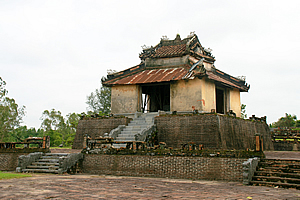 Temple above the tomb 