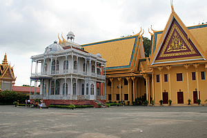 Buildings around the royal palace 